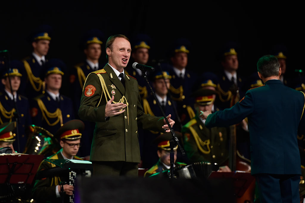 Porywający występ artystów Chóru Alexandrowa. Owacje na stojąco