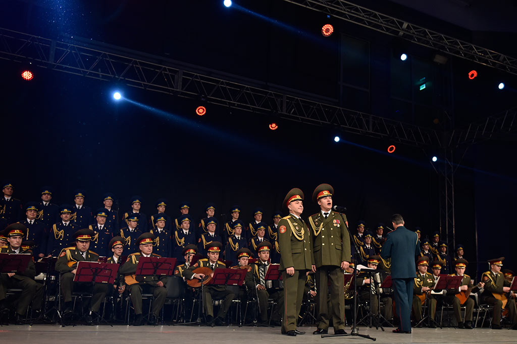 Porywający występ artystów Chóru Alexandrowa. Owacje na stojąco
