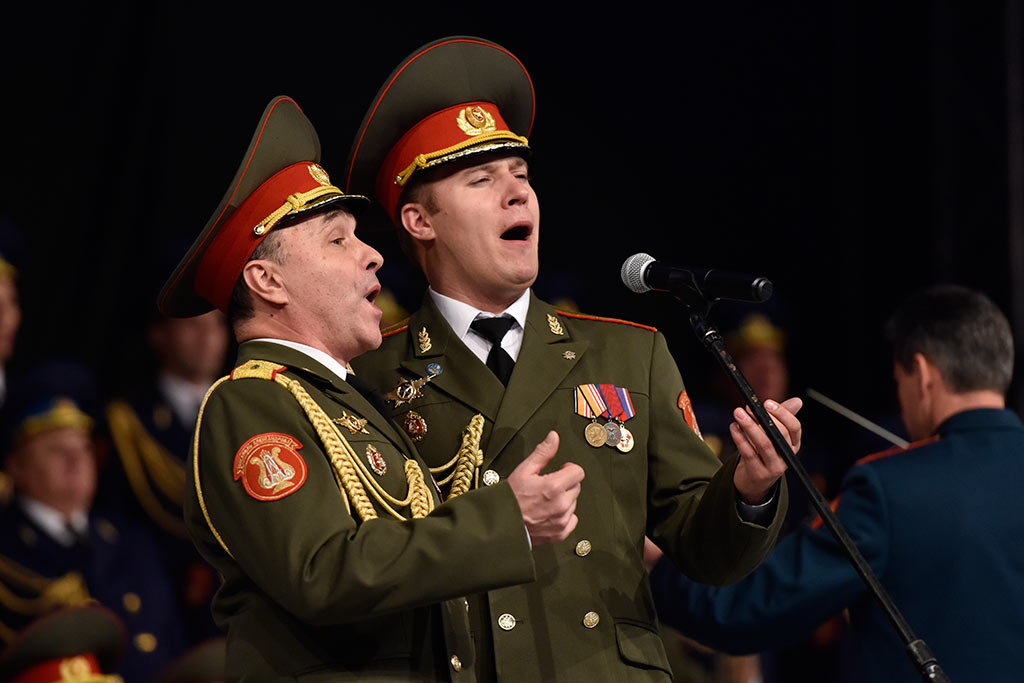 Porywający występ artystów Chóru Alexandrowa. Owacje na stojąco