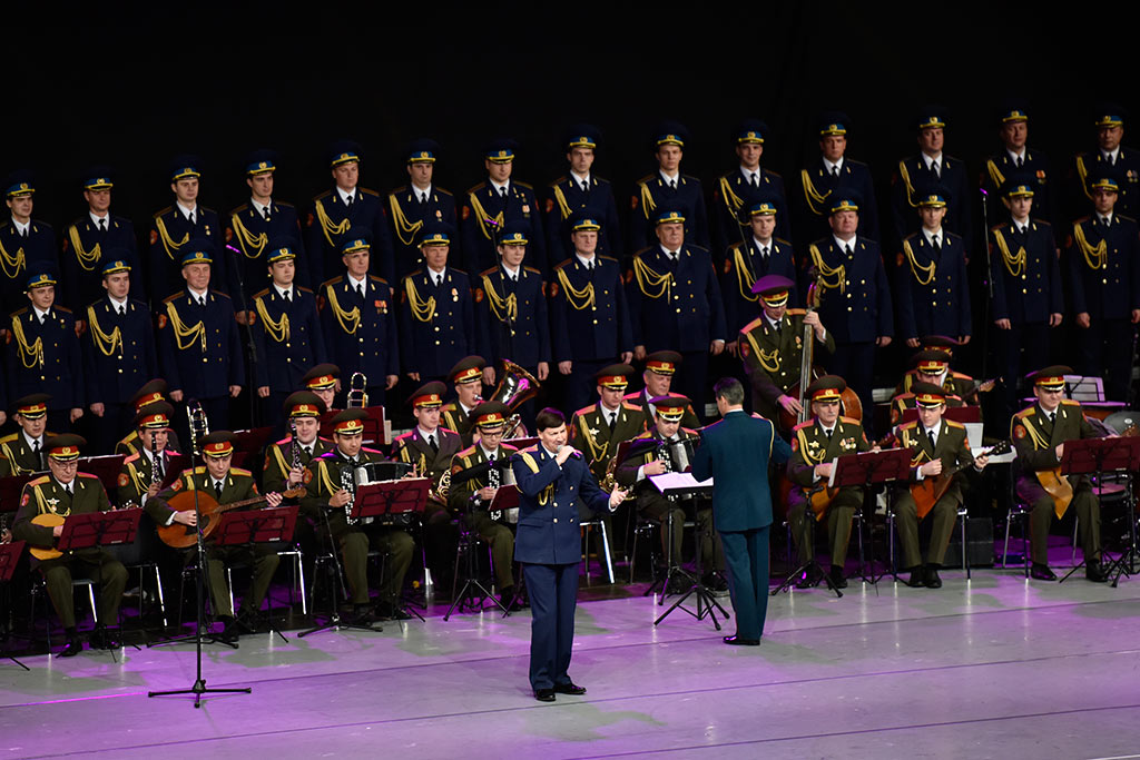Porywający występ artystów Chóru Alexandrowa. Owacje na stojąco