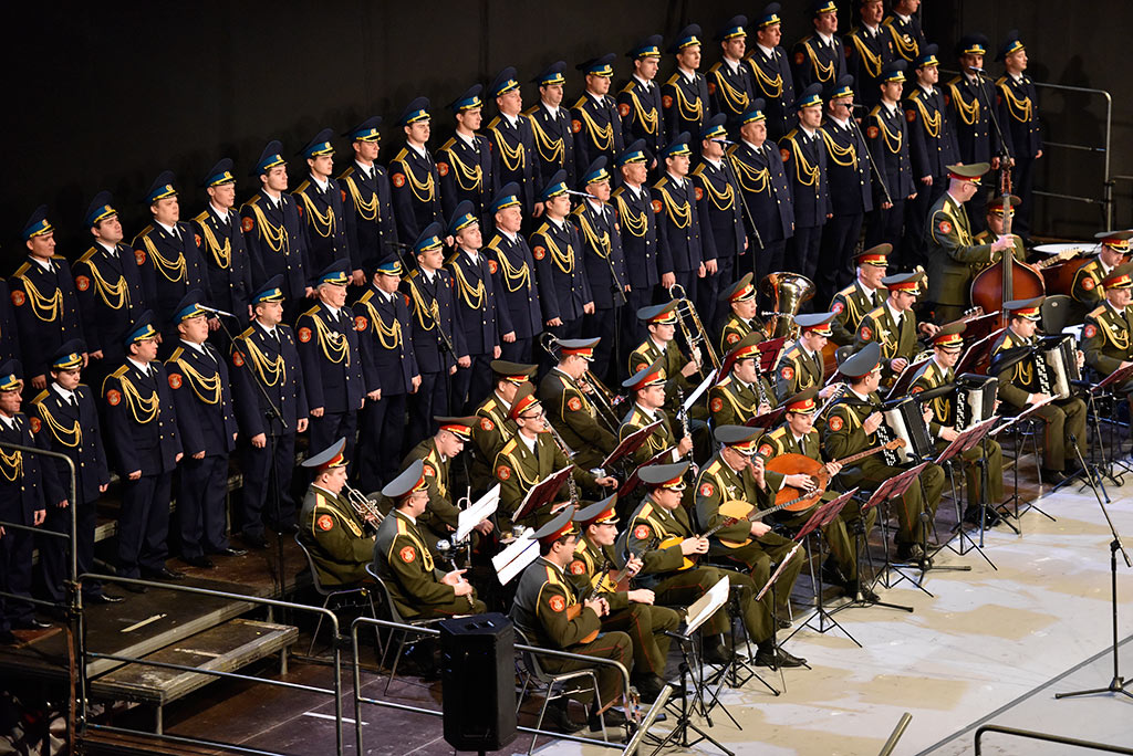 Porywający występ artystów Chóru Alexandrowa. Owacje na stojąco