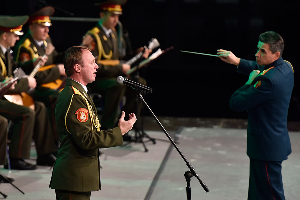 Porywający występ artystów Chóru Alexandrowa. Owacje na stojąco