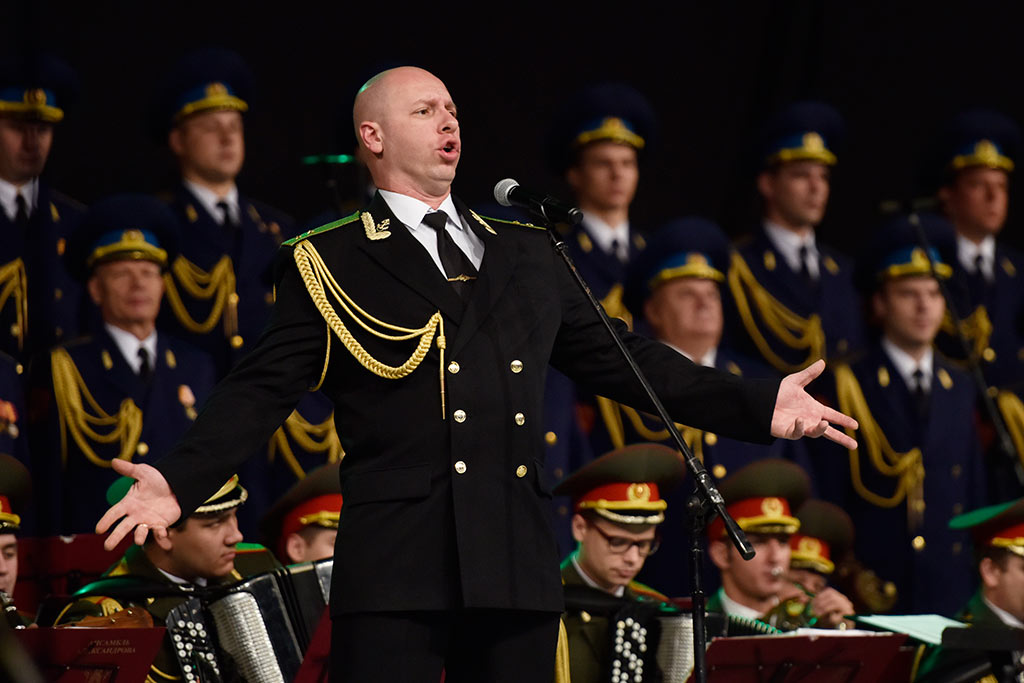 Porywający występ artystów Chóru Alexandrowa. Owacje na stojąco