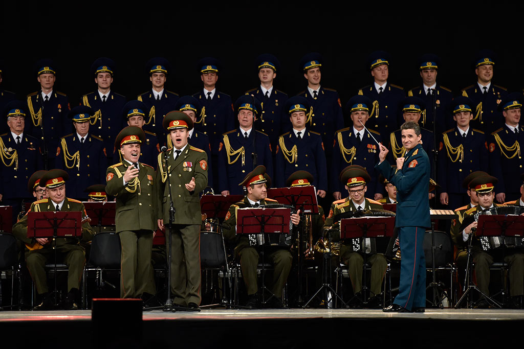 Porywający występ artystów Chóru Alexandrowa. Owacje na stojąco