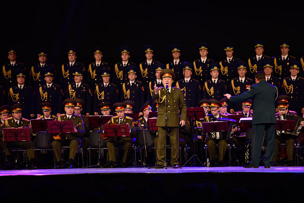 Porywający występ artystów Chóru Alexandrowa. Owacje na stojąco