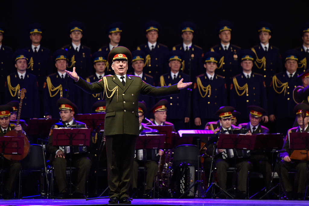 Porywający występ artystów Chóru Alexandrowa. Owacje na stojąco