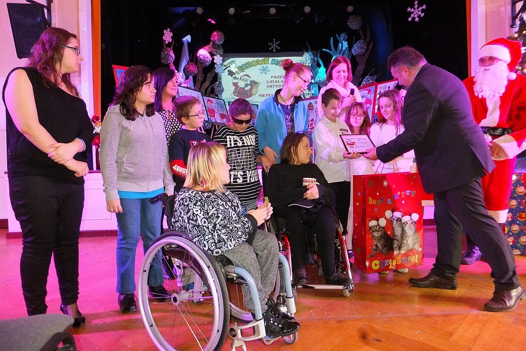 Niepełnosprawni zaprezentowali w MCK swoje niezwykłe talenty