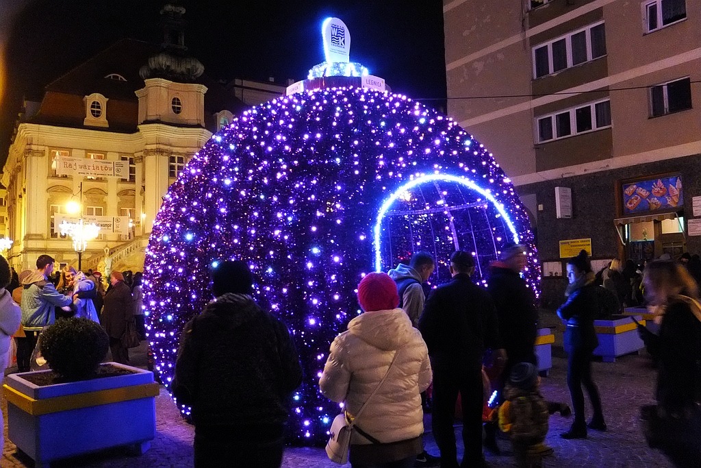 Tłumy legniczan na inauguracji świątecznego oświetlenia