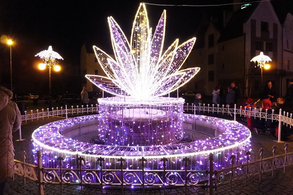 Tłumy legniczan na inauguracji świątecznego oświetlenia