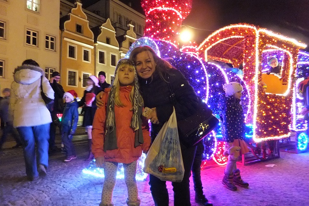 Tłumy legniczan na inauguracji świątecznego oświetlenia