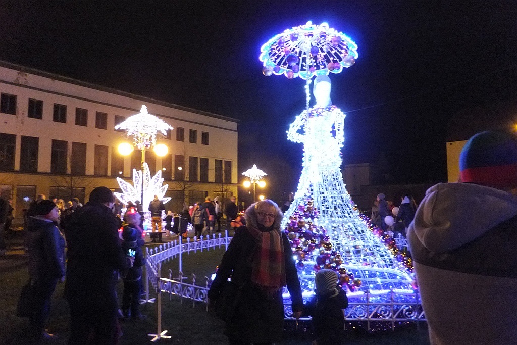 Tłumy legniczan na inauguracji świątecznego oświetlenia