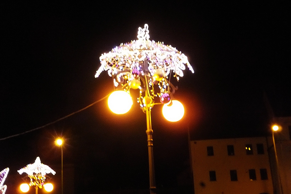 Tłumy legniczan na inauguracji świątecznego oświetlenia