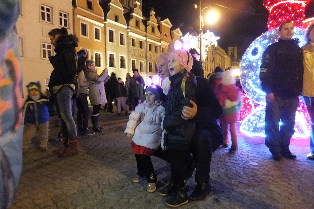 Tłumy legniczan na inauguracji świątecznego oświetlenia