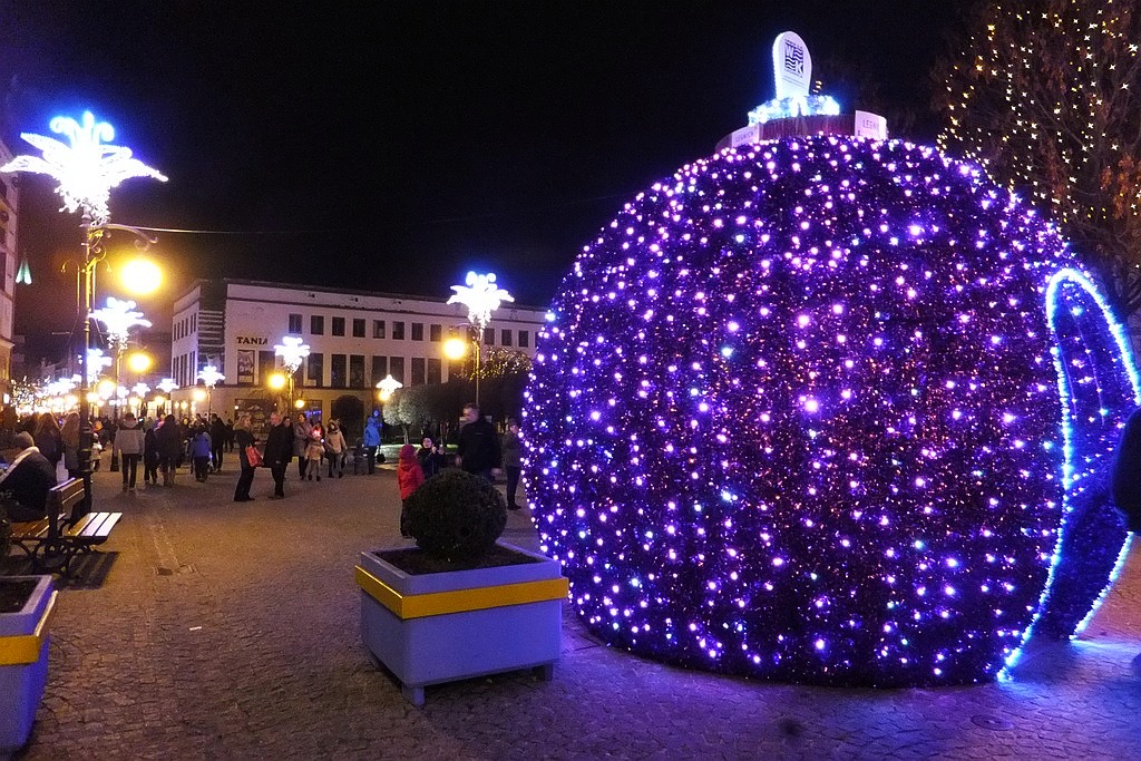 Tłumy legniczan na inauguracji świątecznego oświetlenia