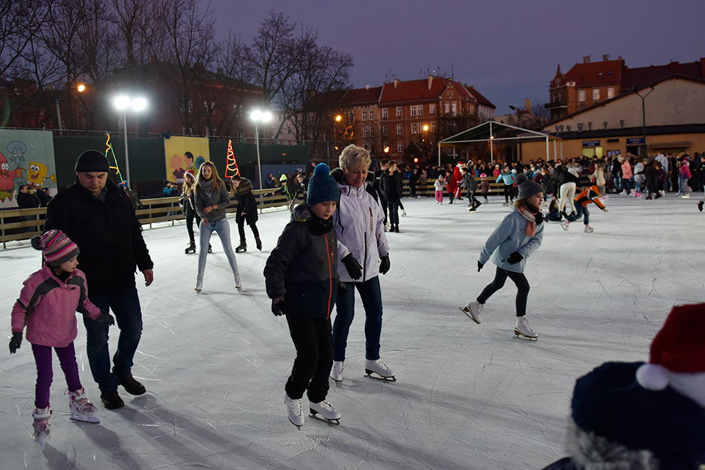 Legnickie lodowisko otwarte. Sezon na ślizganie rozpoczęty