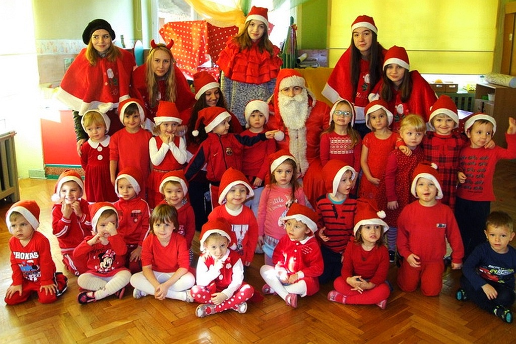 Przedszkolaki z „czternastki” miały gościa. Dostały prezenty