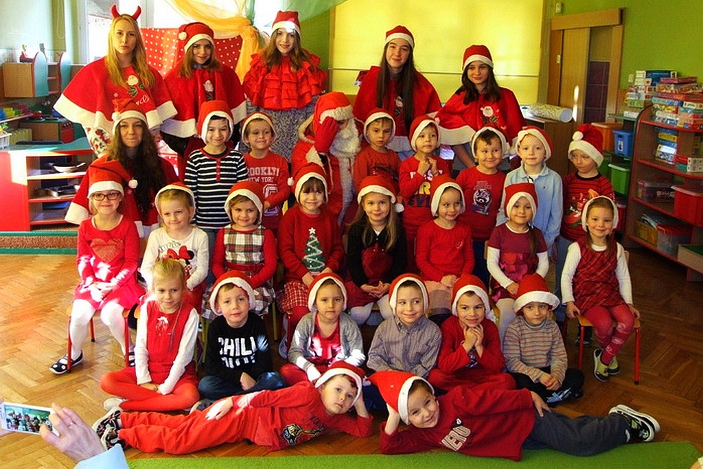 Przedszkolaki z „czternastki” miały gościa. Dostały prezenty