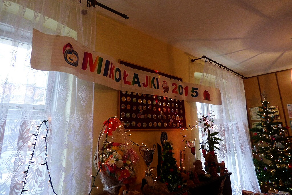 TPD rozpoczęło rozdawanie paczek świątecznych dzieciom