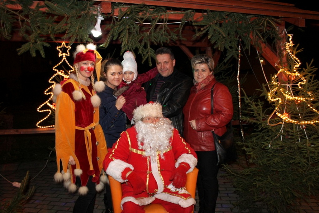 Święty Mikołaj złożył  wizytę mieszkańcom Prochowic