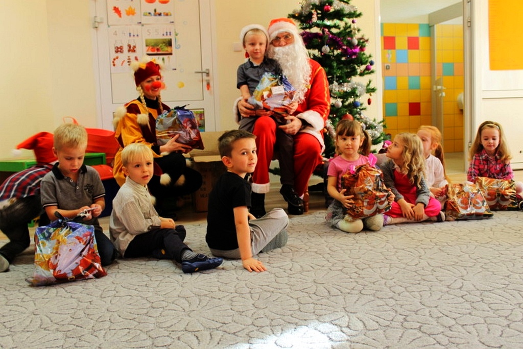 Święty Mikołaj złożył  wizytę mieszkańcom Prochowic