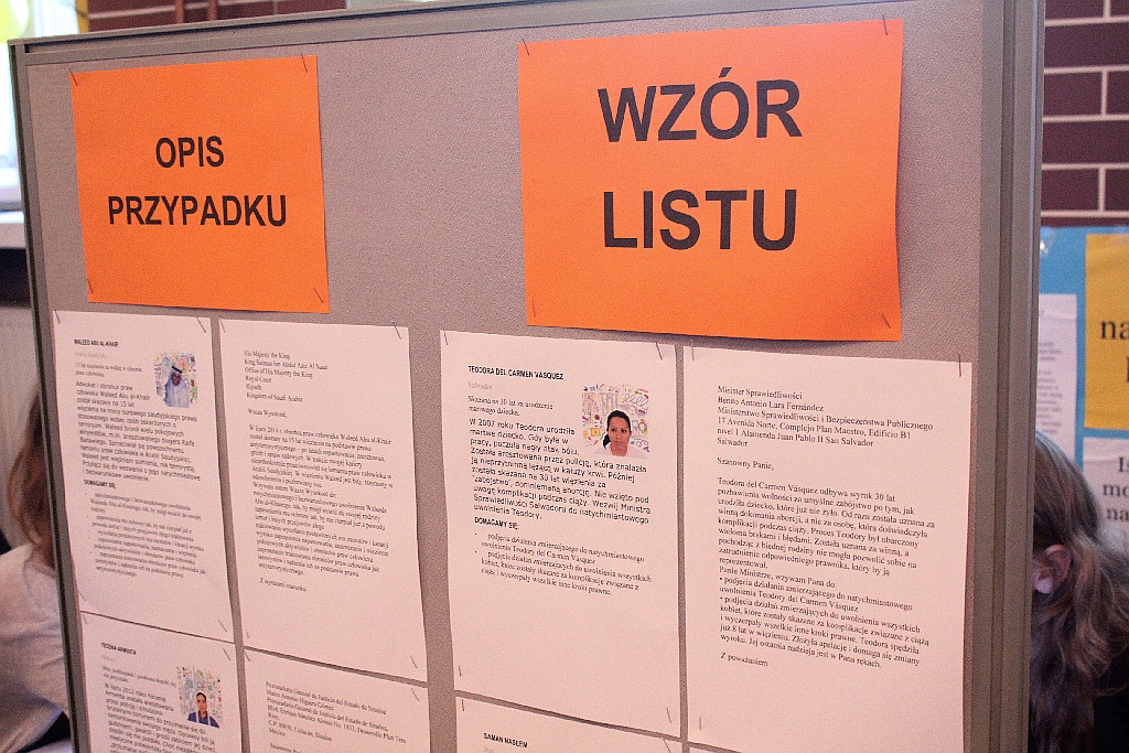 Dzień Praw Człowieka. Uczniowie II i V LO piszą listy