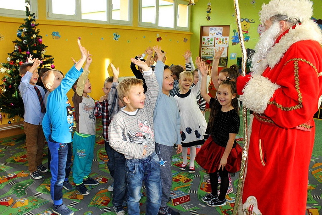 Święty Mikołaj złożył  wizytę mieszkańcom Prochowic