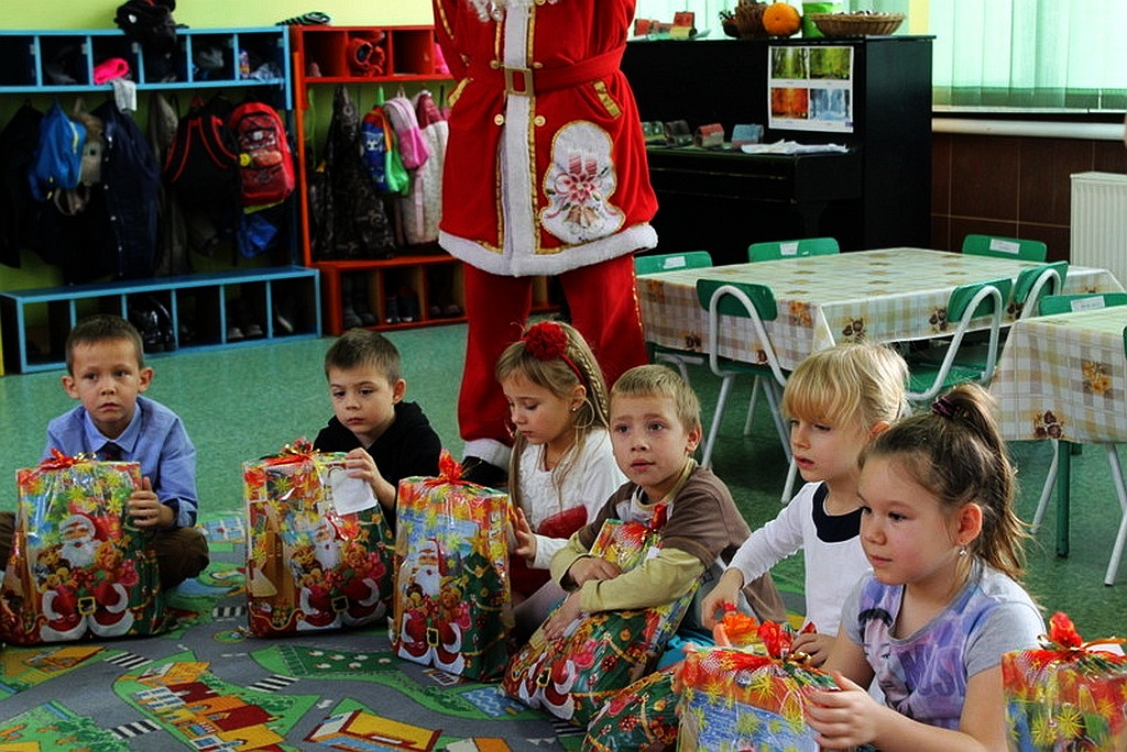 Święty Mikołaj złożył  wizytę mieszkańcom Prochowic