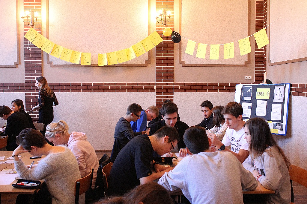 Dzień Praw Człowieka. Uczniowie II i V LO piszą listy