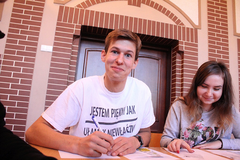 Dzień Praw Człowieka. Uczniowie II i V LO piszą listy