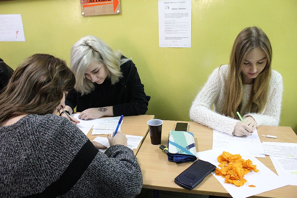 Dzień Praw Człowieka. Uczniowie II i V LO piszą listy