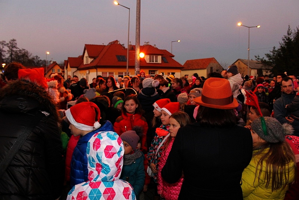 Święty Mikołaj złożył  wizytę mieszkańcom Prochowic