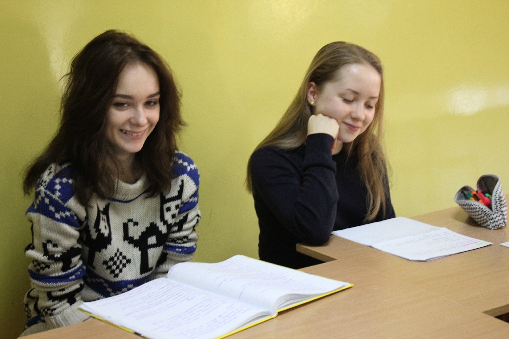 Dzień Praw Człowieka. Uczniowie II i V LO piszą listy