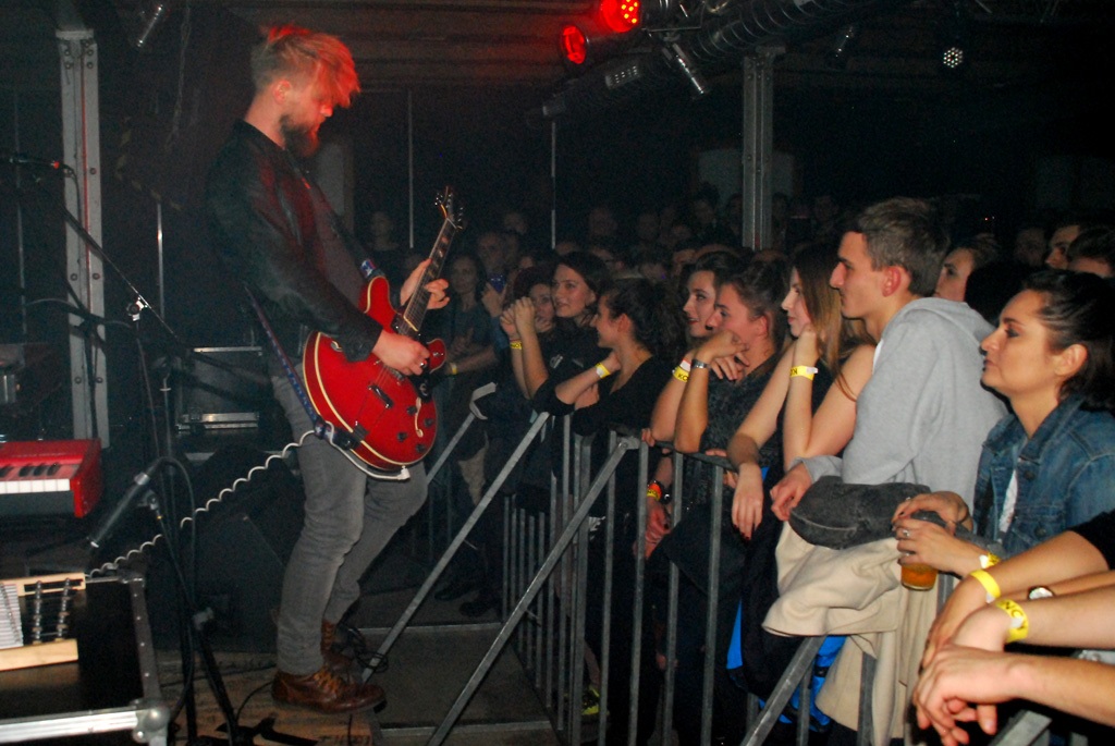 ORGANEK podbił Legnicę. Komplet widzów zjawił się w Spiżarni.