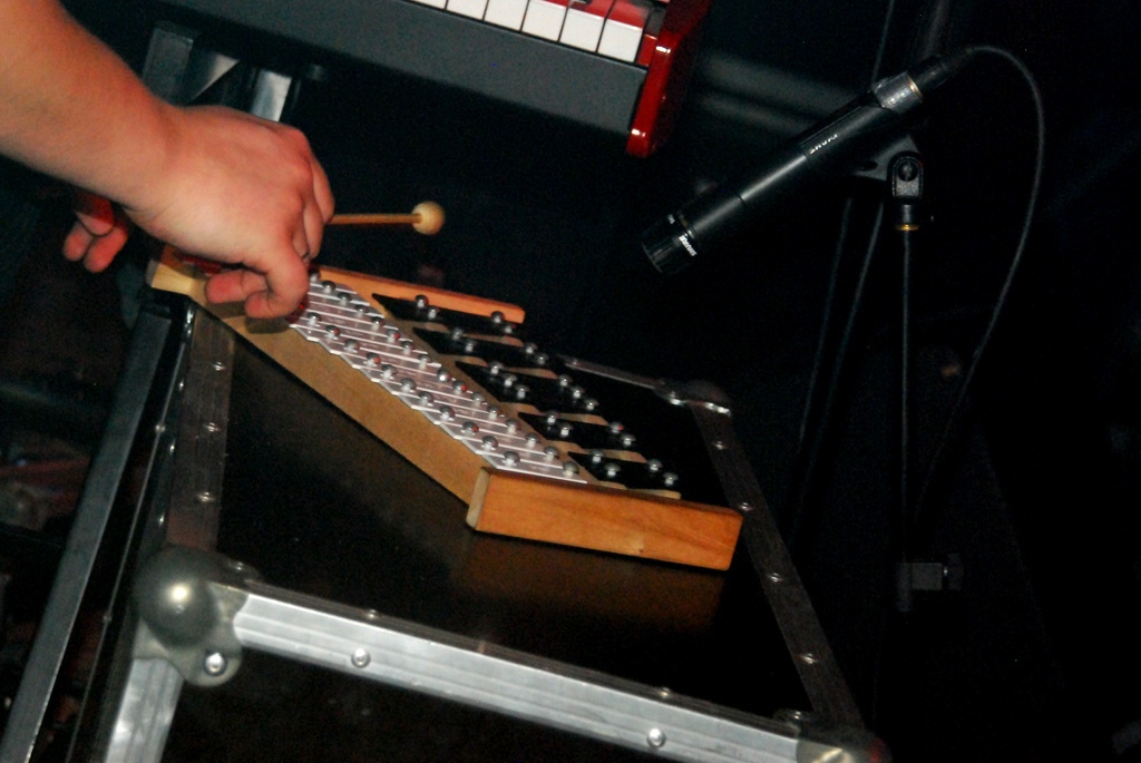 ORGANEK podbił Legnicę. Komplet widzów zjawił się w Spiżarni.