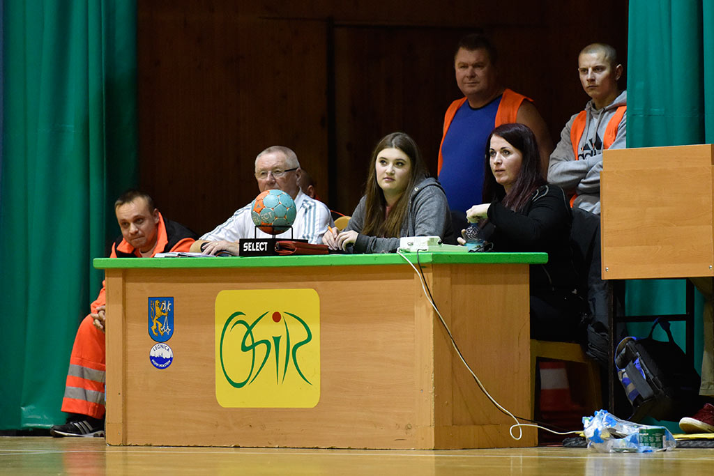 Siódemka Miedź bez problemów uporała się z MOSiR-em Bochnia