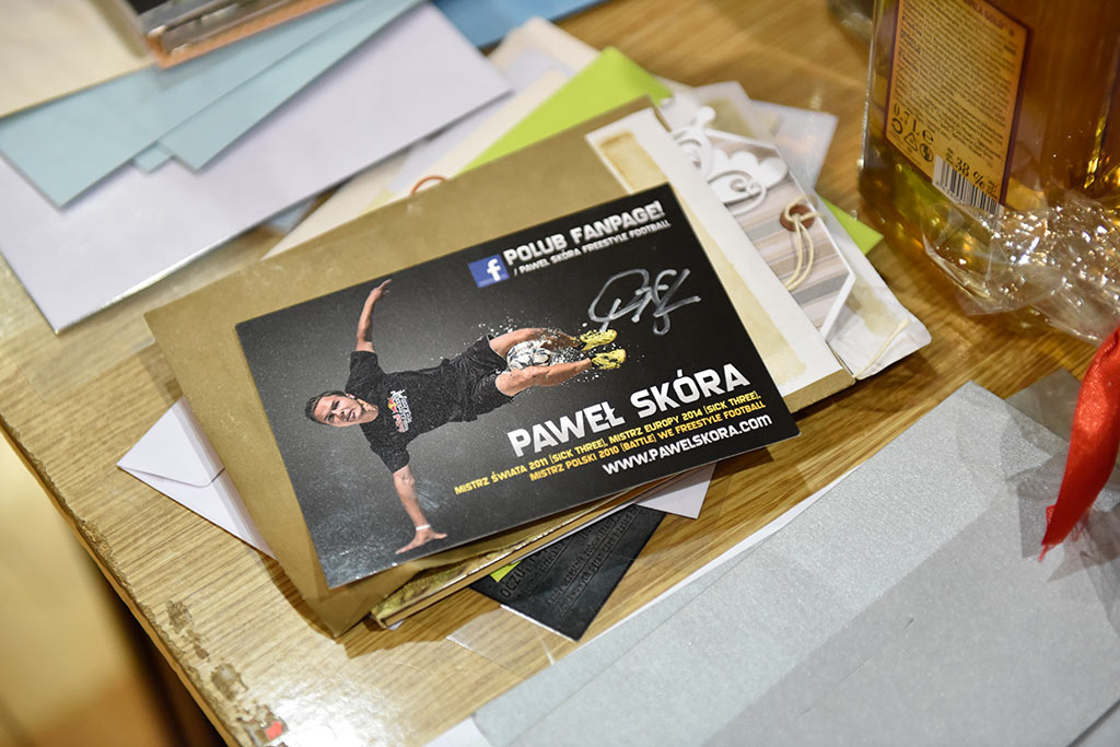 W balonach grali w piłkę dla dzieci chorych na raka
