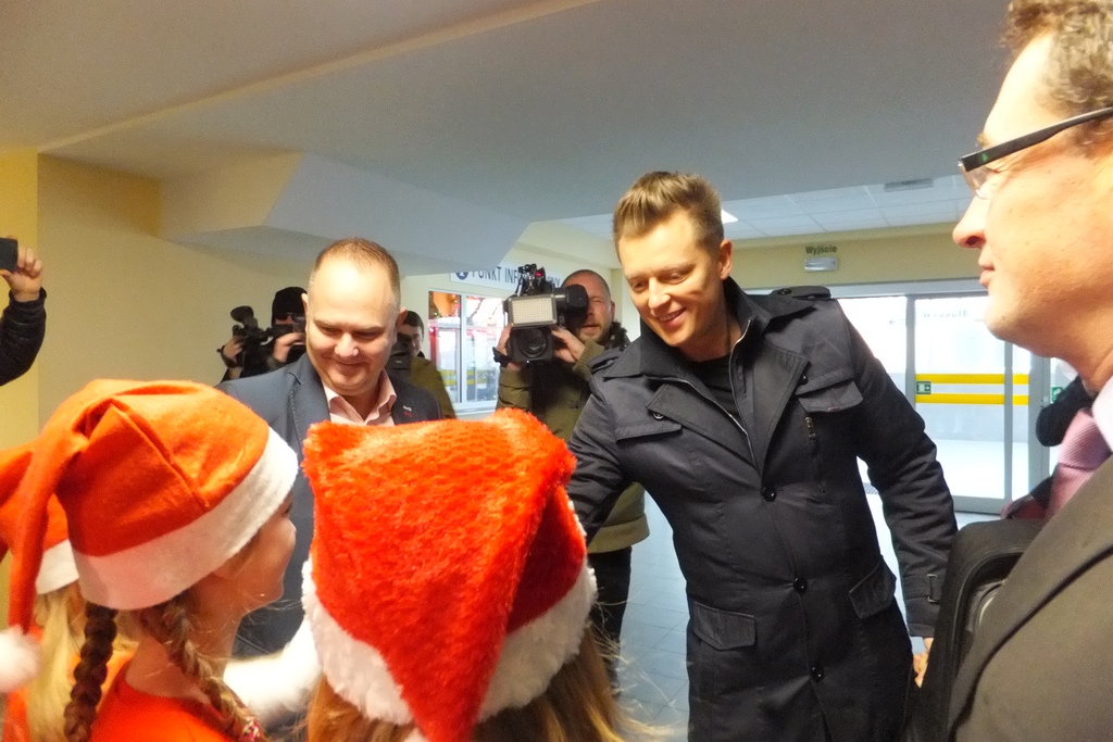Rafał Brzozowski odwiedził dzieci w legnickim szpitalu