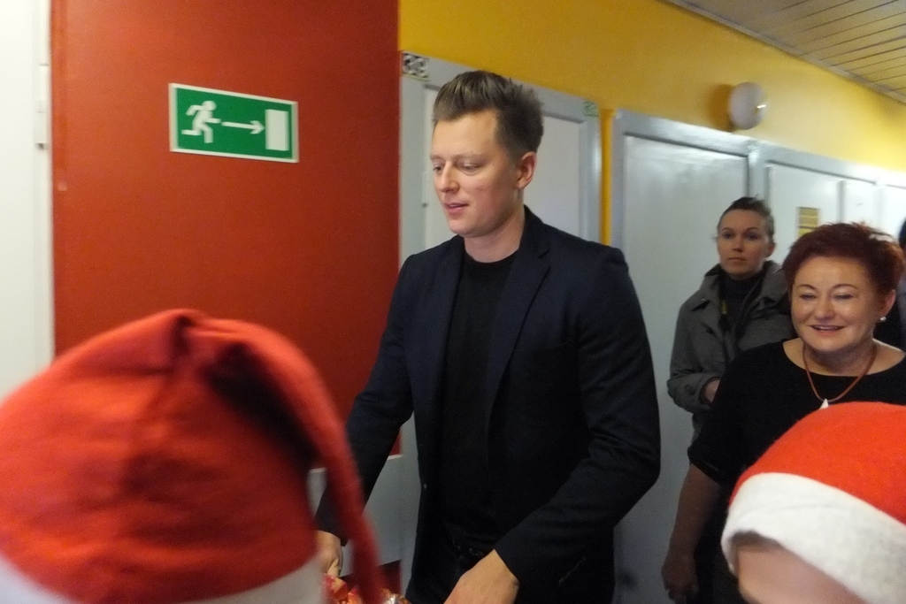 Rafał Brzozowski odwiedził dzieci w legnickim szpitalu