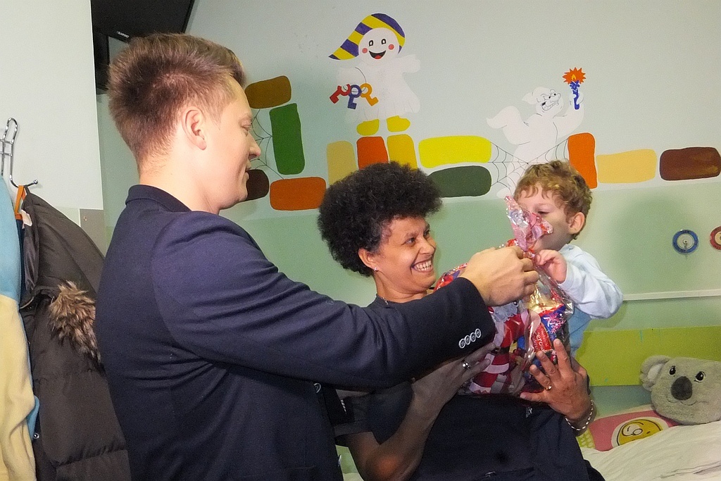 Rafał Brzozowski odwiedził dzieci w legnickim szpitalu