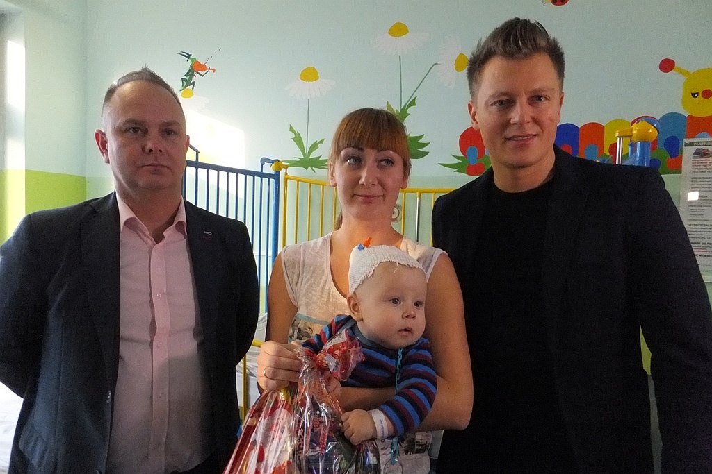 Rafał Brzozowski odwiedził dzieci w legnickim szpitalu