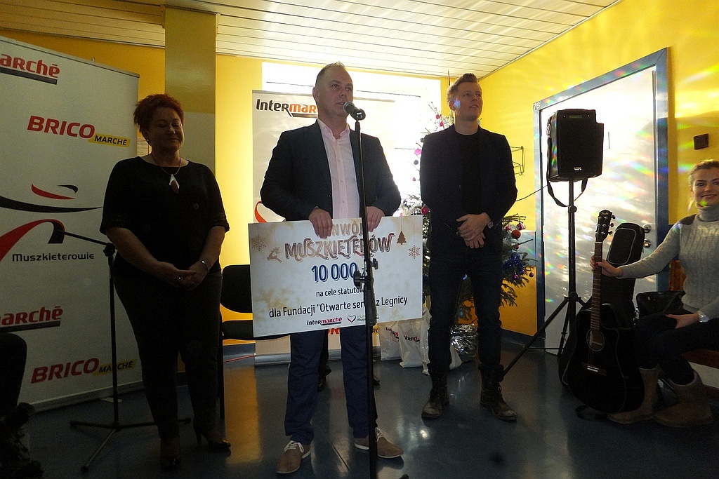 Rafał Brzozowski odwiedził dzieci w legnickim szpitalu