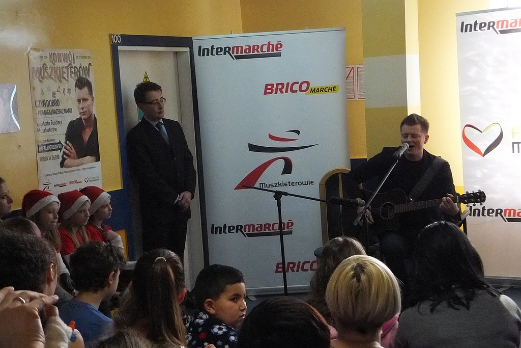 Rafał Brzozowski odwiedził dzieci w legnickim szpitalu
