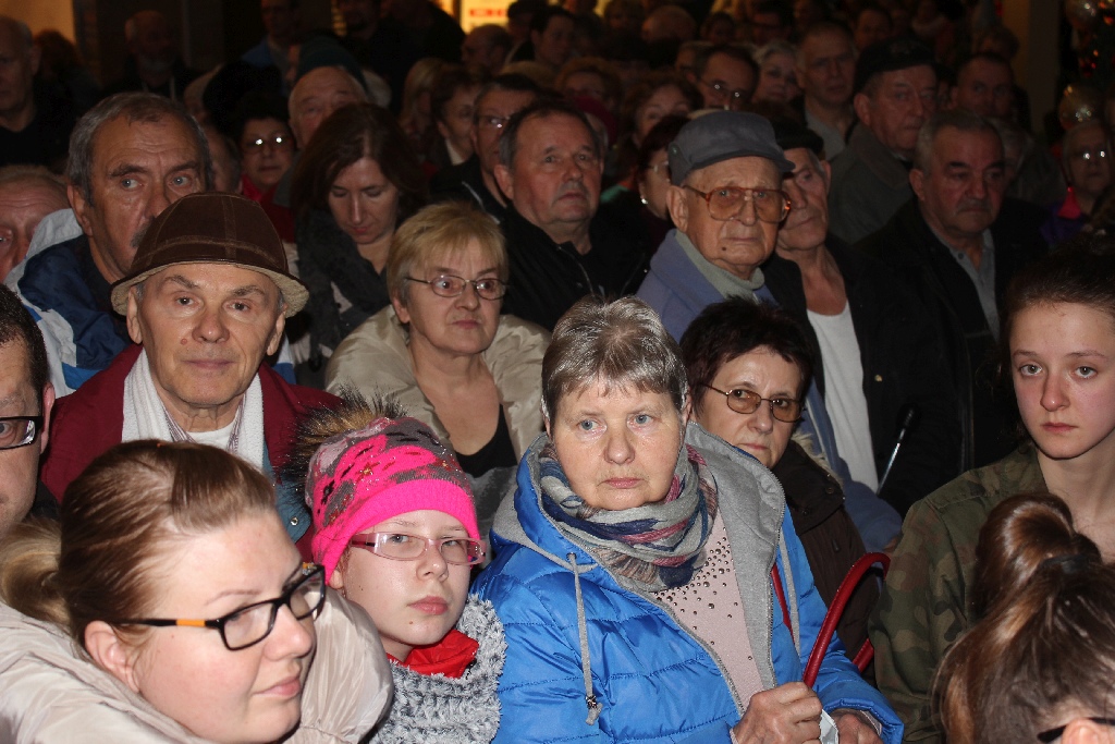 Tłumy legniczan na promocji miejskiego kalendarza na 2016 rok