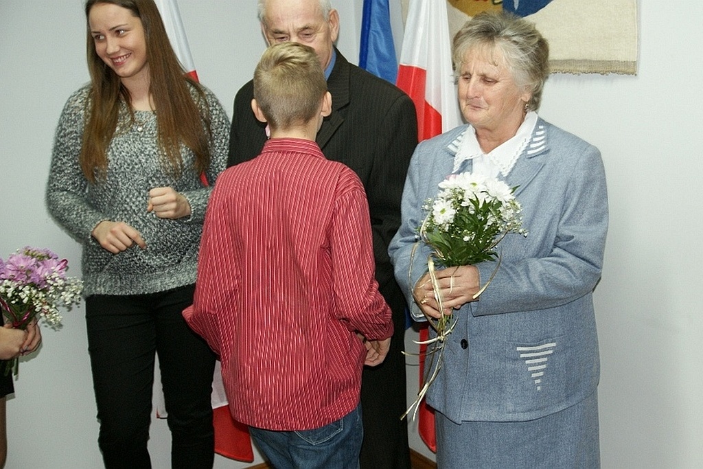 Wójt Zdzisław Tersa uhonorował Czesławę i Edwarda Zdziechów