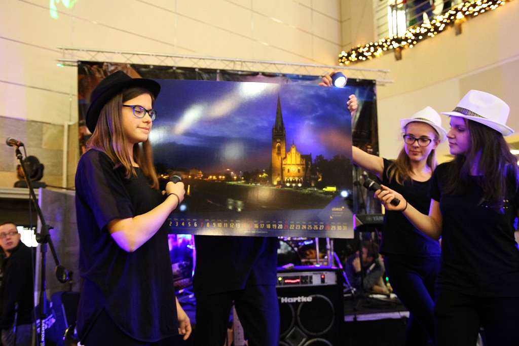 Tłumy legniczan na promocji miejskiego kalendarza na 2016 rok