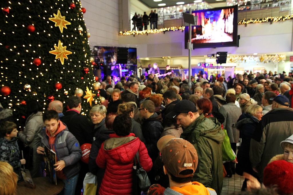 Tłumy legniczan na promocji miejskiego kalendarza na 2016 rok