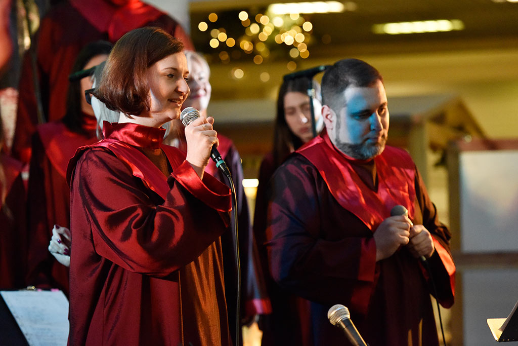 Chorzowski Chór Gospel zaśpiewał kolędy w Galerii Piastów
