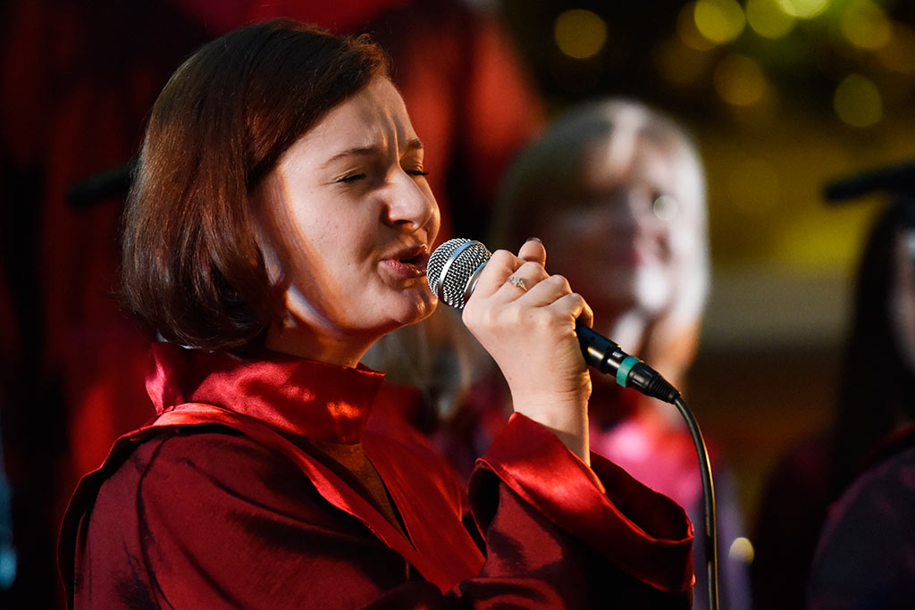 Chorzowski Chór Gospel zaśpiewał kolędy w Galerii Piastów