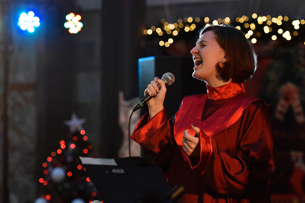 Chorzowski Chór Gospel zaśpiewał kolędy w Galerii Piastów