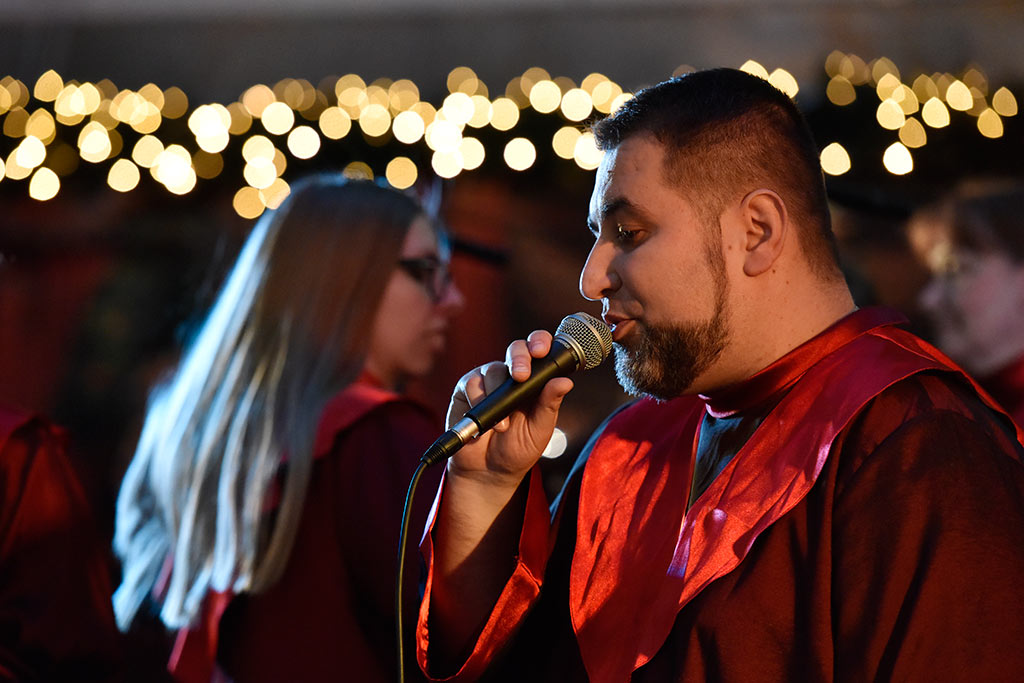 Chorzowski Chór Gospel zaśpiewał kolędy w Galerii Piastów